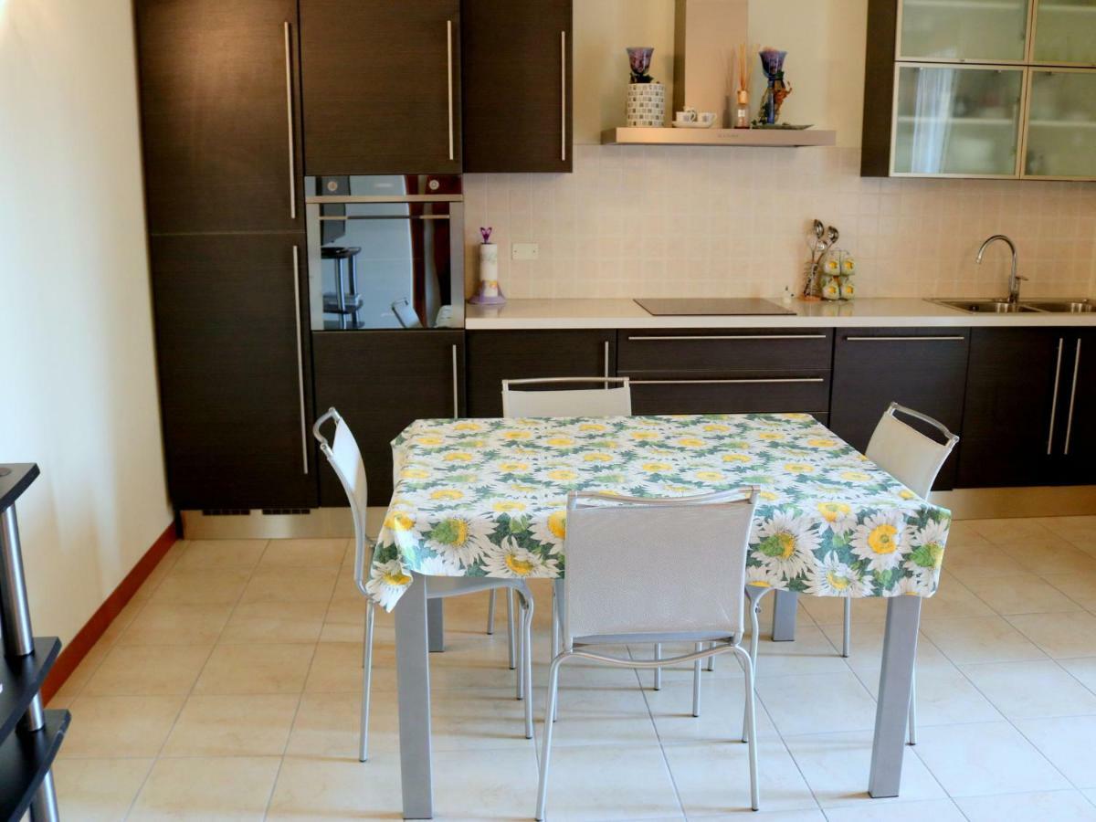 Small Residence Of Only 18 Apartments With Swimming Pool Лацизе Экстерьер фото