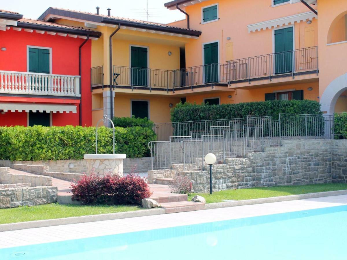 Small Residence Of Only 18 Apartments With Swimming Pool Лацизе Экстерьер фото
