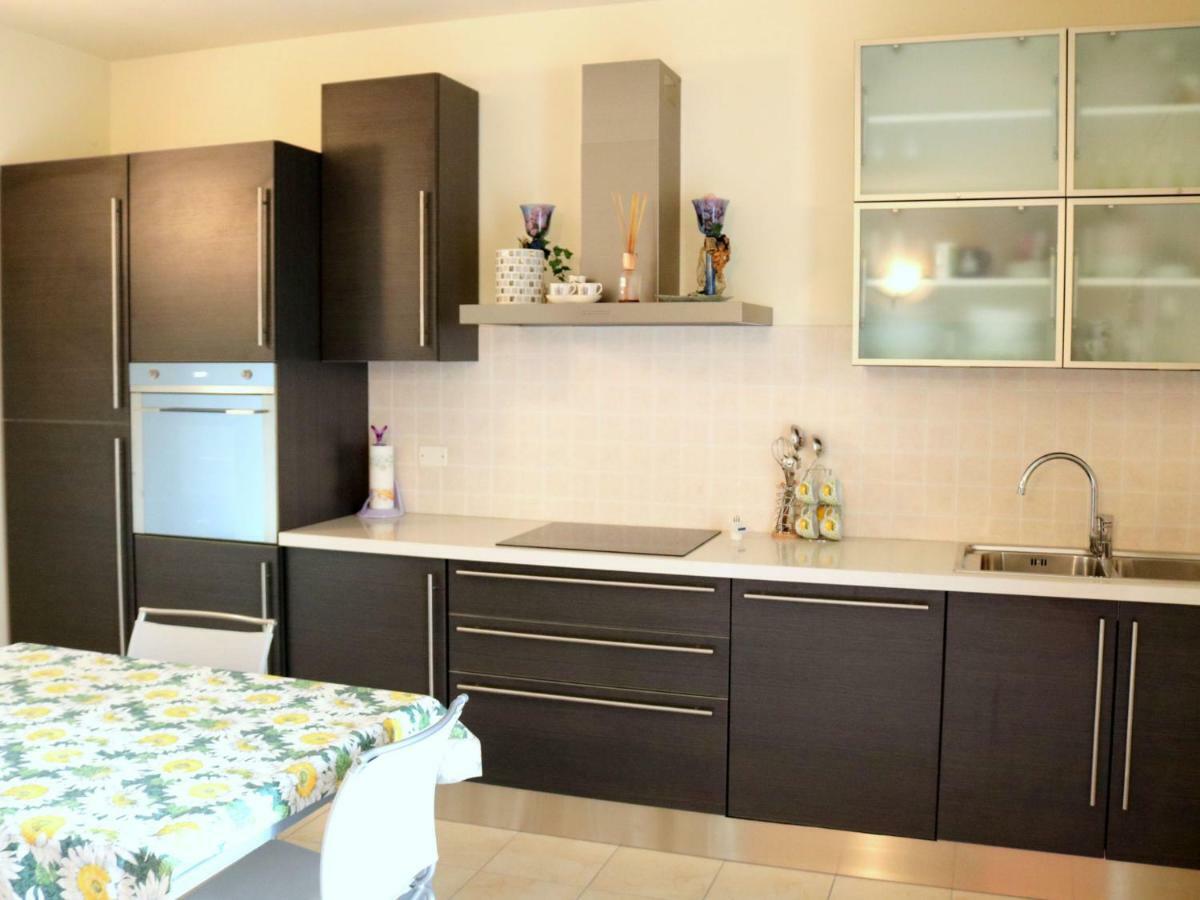 Small Residence Of Only 18 Apartments With Swimming Pool Лацизе Экстерьер фото
